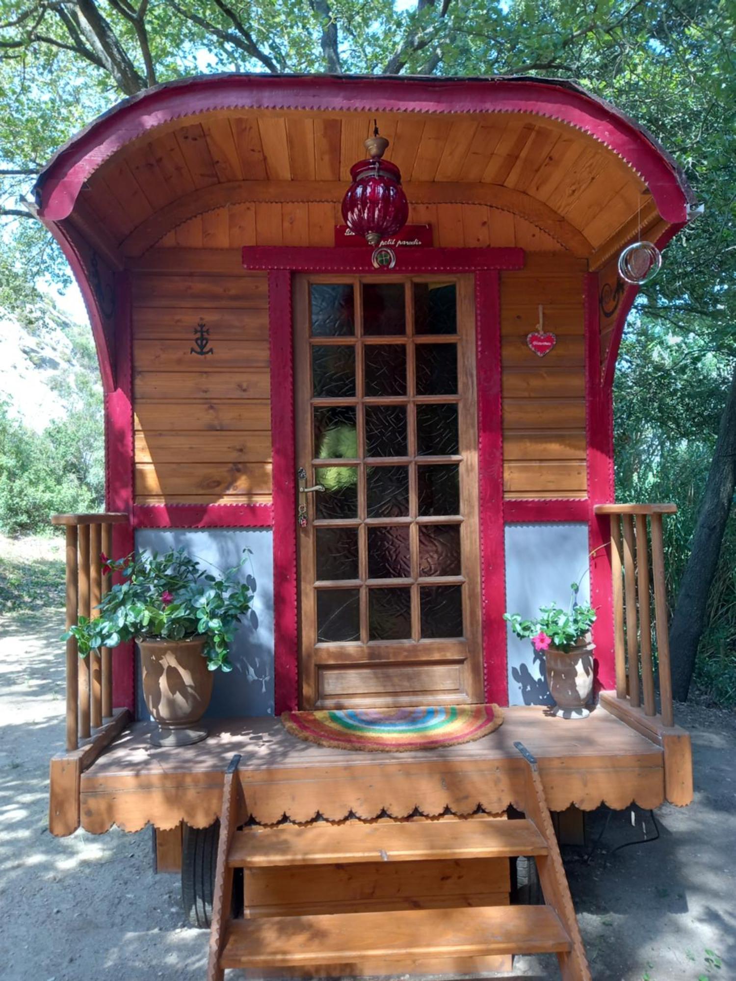 La Roulotte Du Petit Paradis Saint-Rémy-de-Provence Exteriér fotografie