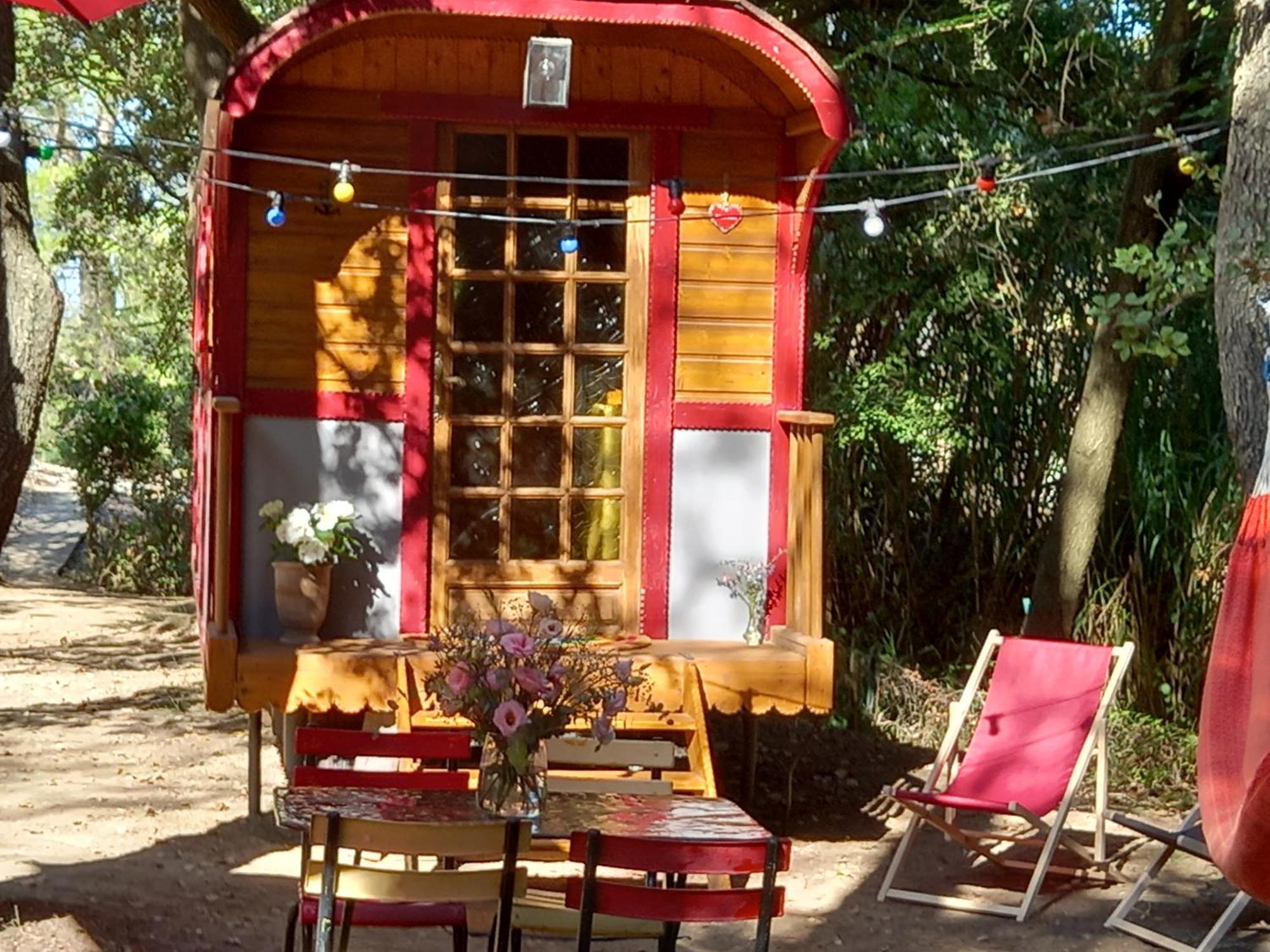 La Roulotte Du Petit Paradis Saint-Rémy-de-Provence Exteriér fotografie