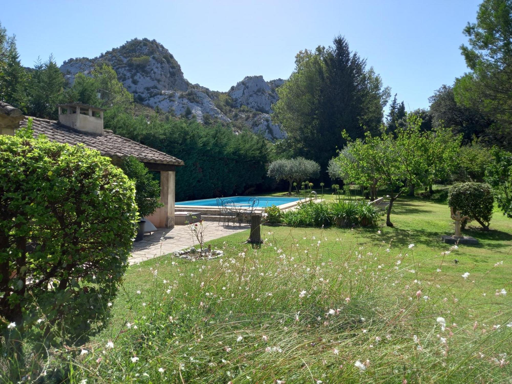 La Roulotte Du Petit Paradis Saint-Rémy-de-Provence Exteriér fotografie